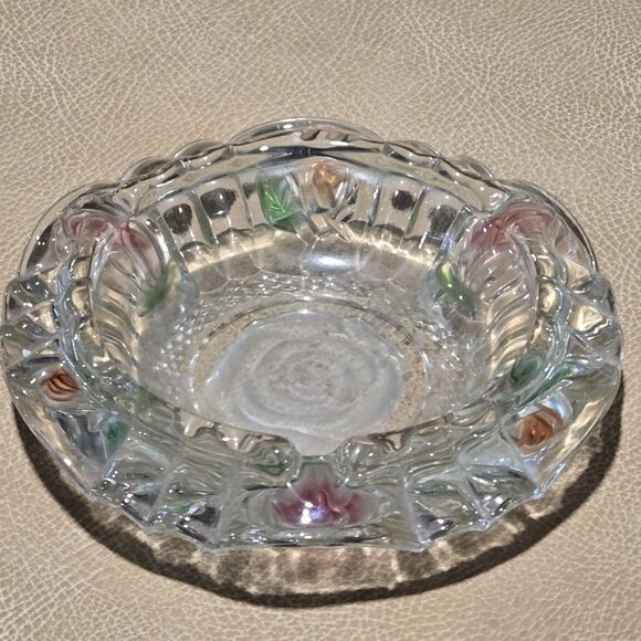 Vintage Pink Rose Glass Inlaid Rimmed Ashtray w/ Green Leaves 6" Diameter - Picture 6 of 10